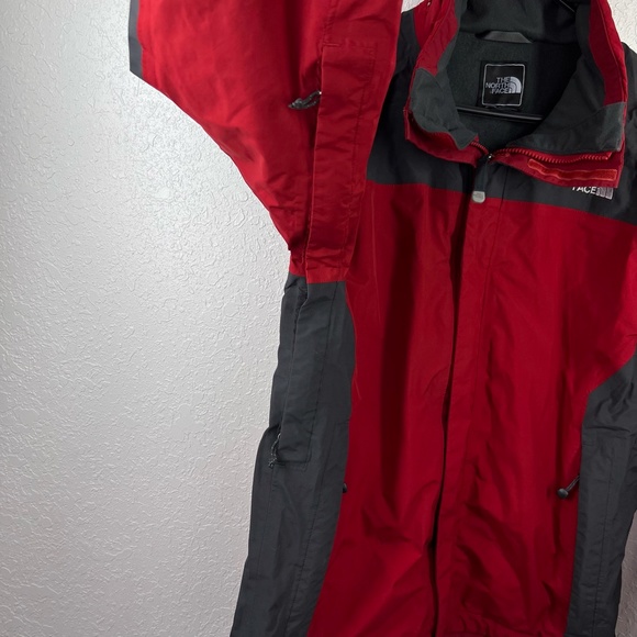 The North Face Men's Gor-Tex Ski Jacket, Red and Black, Small - Picture 3 of 10
